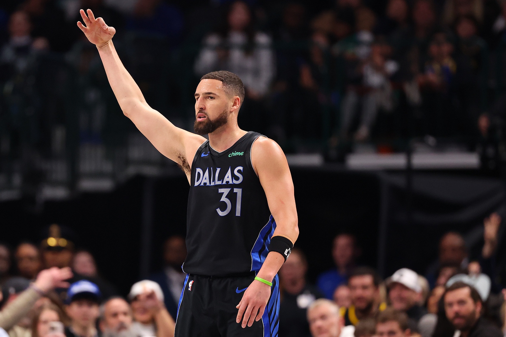 星空体育官网-克莱替补出战16分钟 7中3&amp;三分3中2拿到8分2板2助1帽 正负值-4