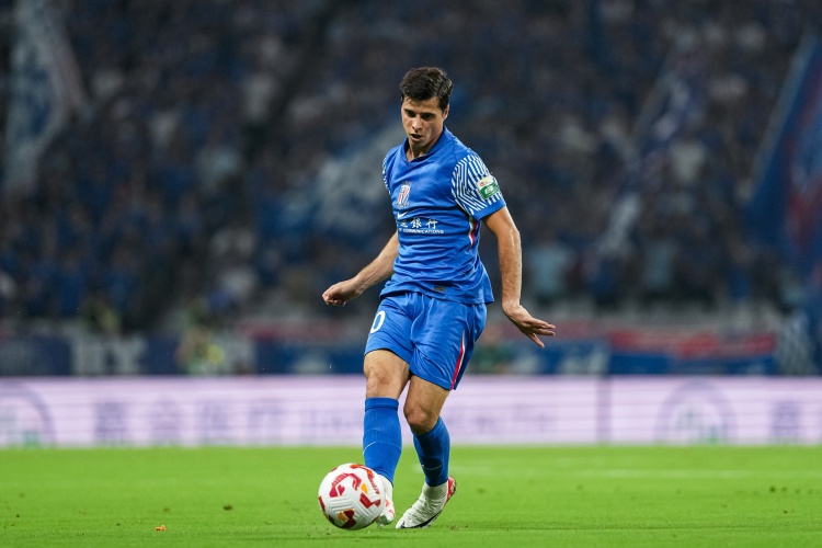 星空体育官网下载入口-东体：特谢拉情绪控制近乎完美，成申花队连接前后的中场枢纽