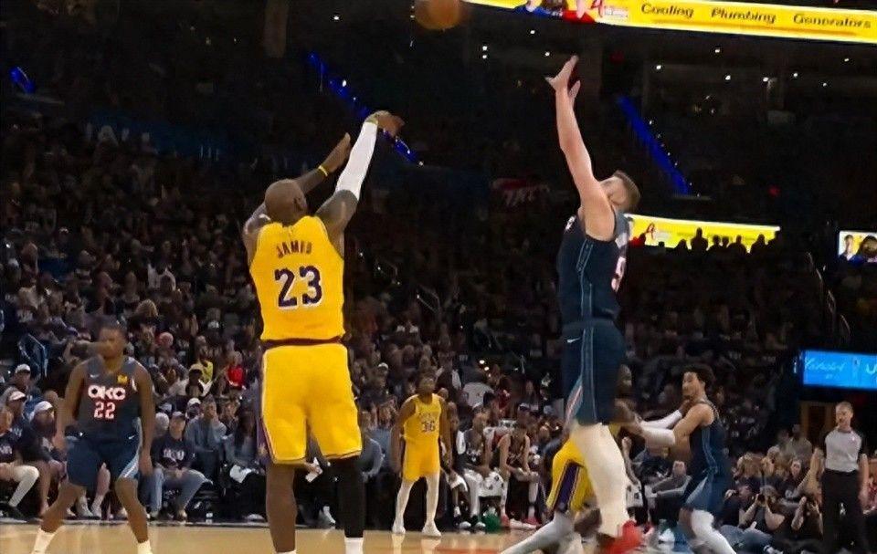 STAR SPORTS下载-湖人雷霆G2复盘：拼至最后却再输18分，拼尽进攻仍难掩实力差距